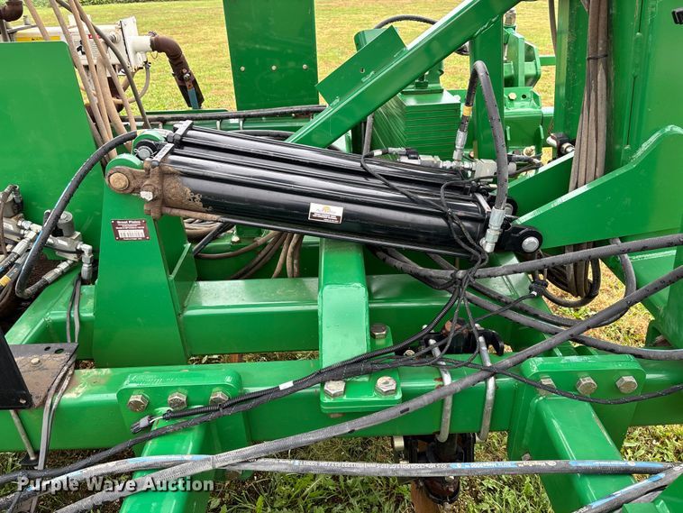 image for item EV3076 2015 Great Plains NP1540 NH3 applicator