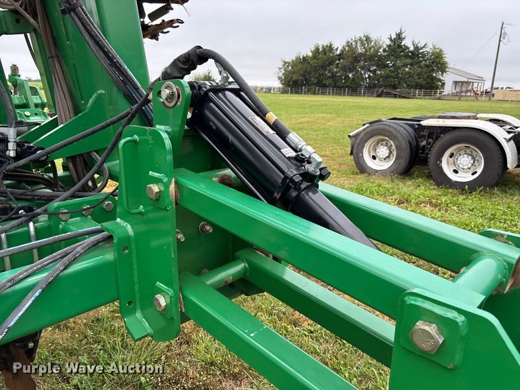 image for item EV3076 2015 Great Plains NP1540 NH3 applicator