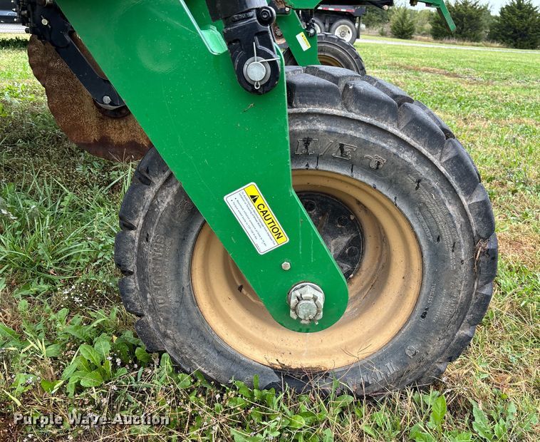 image for item EV3076 2015 Great Plains NP1540 NH3 applicator