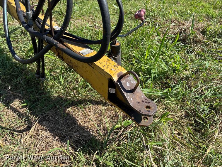 image for item EV3086 1990 Vermeer R-23 hay rake