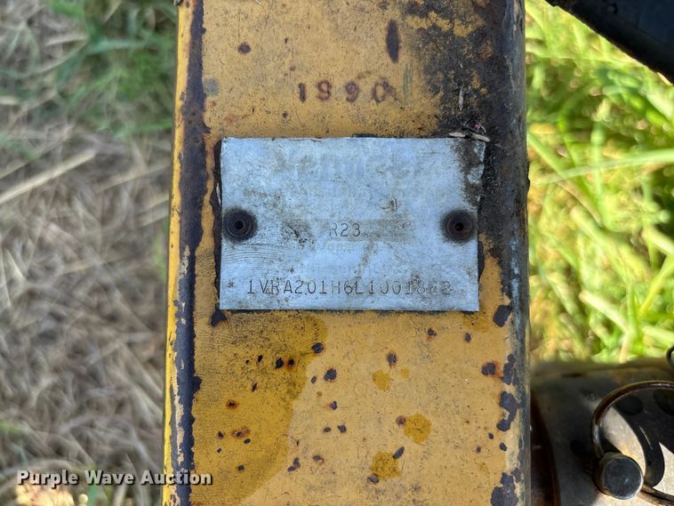 image for item EV3086 1990 Vermeer R-23 hay rake