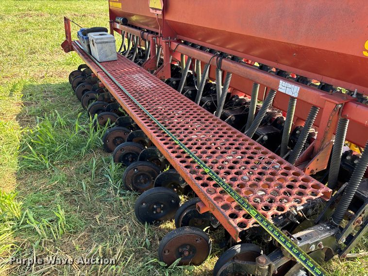 image for item EV3087 Sunflower 9411-15 grain drill