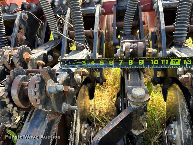 image for item EV3087 Sunflower 9411-15 grain drill