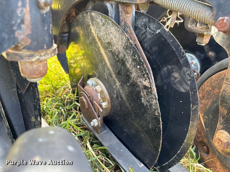 image for item EV3087 Sunflower 9411-15 grain drill