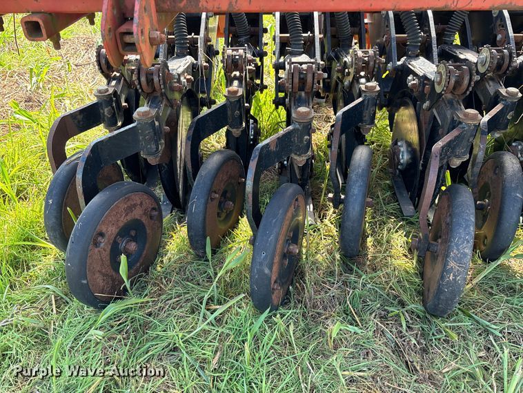 image for item EV3087 Sunflower 9411-15 grain drill