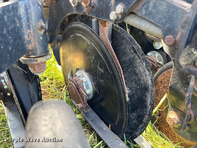 image for item EV3087 Sunflower 9411-15 grain drill