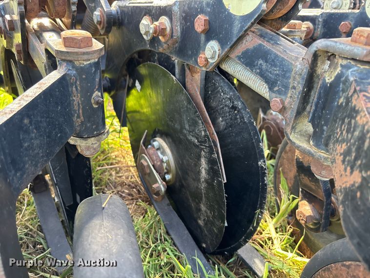 image for item EV3087 Sunflower 9411-15 grain drill