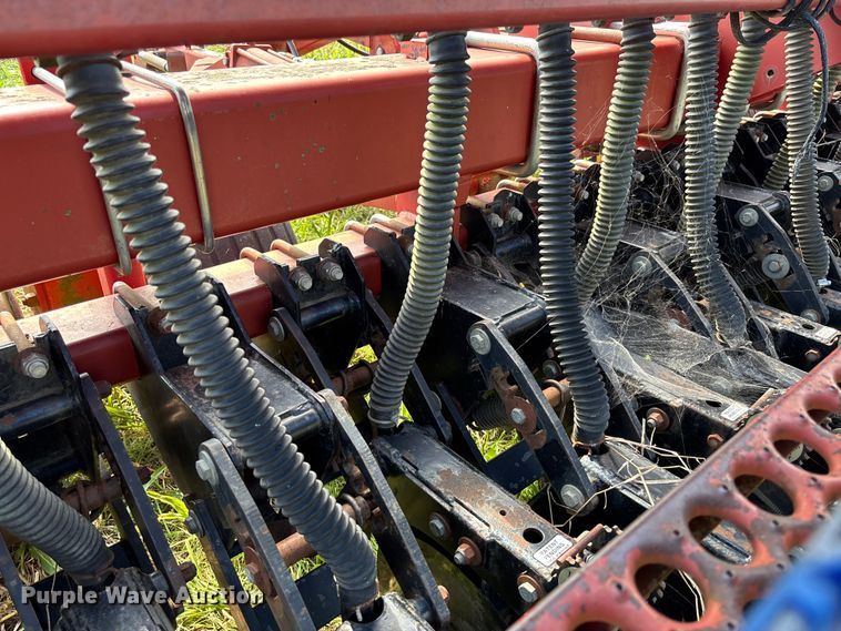 image for item EV3087 Sunflower 9411-15 grain drill