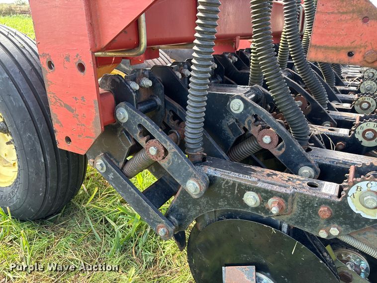 image for item EV3087 Sunflower 9411-15 grain drill