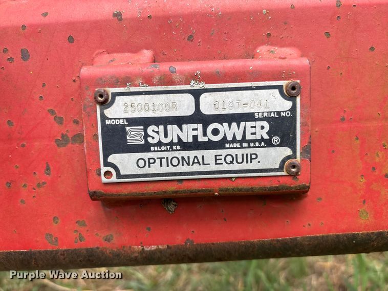 image for item EV3087 Sunflower 9411-15 grain drill