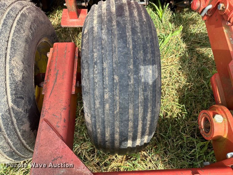 image for item EV3087 Sunflower 9411-15 grain drill