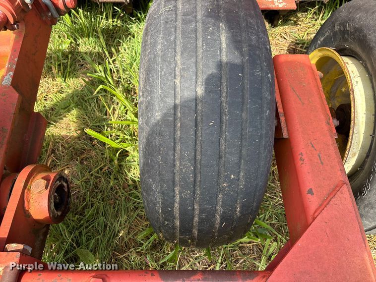 image for item EV3087 Sunflower 9411-15 grain drill