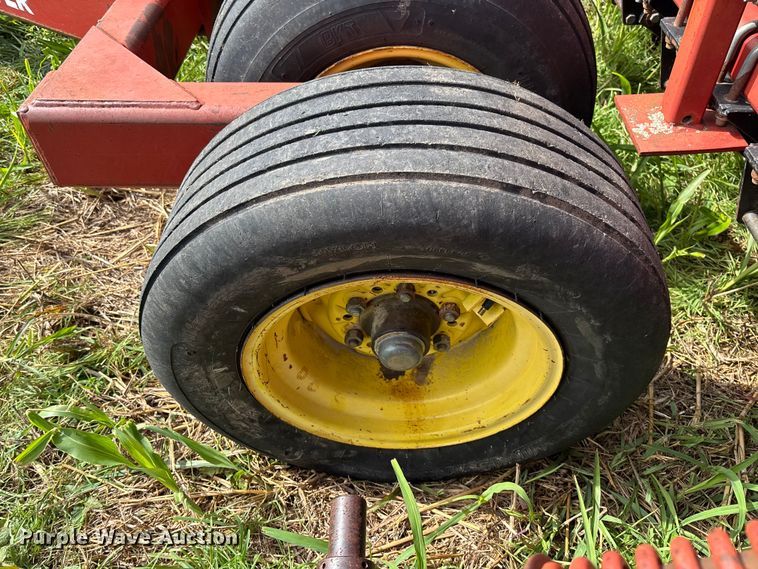 image for item EV3087 Sunflower 9411-15 grain drill