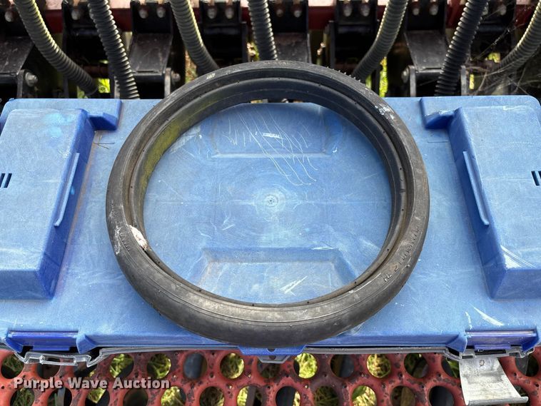 image for item EV3087 Sunflower 9411-15 grain drill