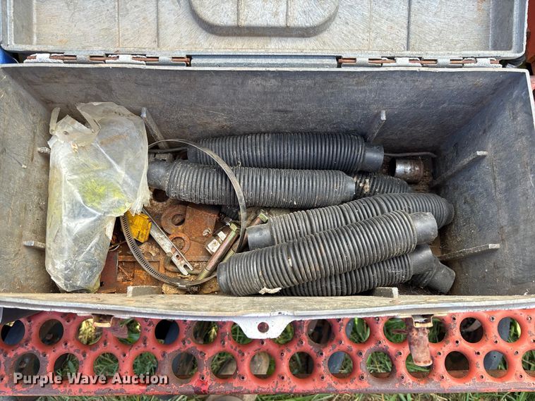 image for item EV3087 Sunflower 9411-15 grain drill