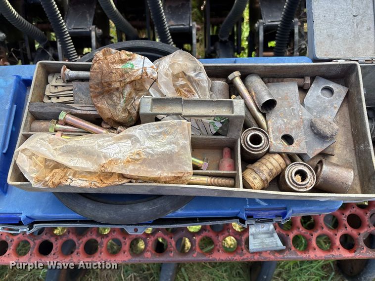 image for item EV3087 Sunflower 9411-15 grain drill