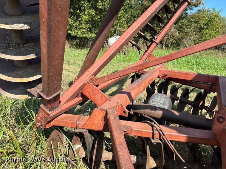 image for item EV3089 International tandem disk