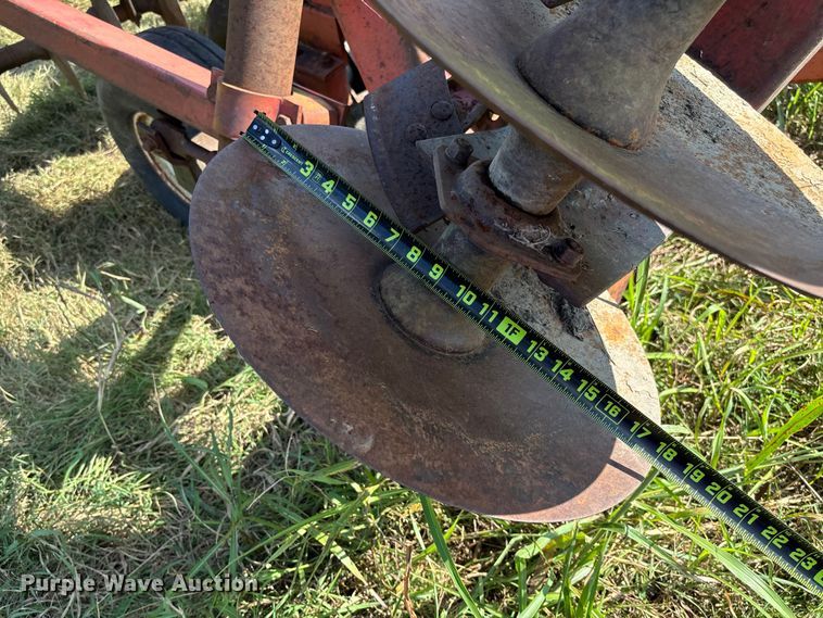 image for item EV3089 International tandem disk