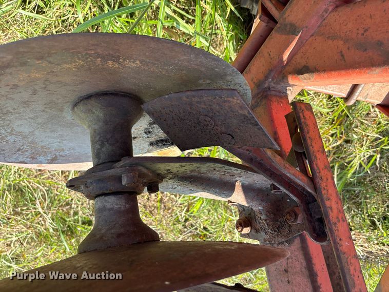 image for item EV3089 International tandem disk