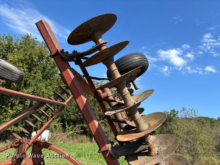 image for item EV3089 International tandem disk