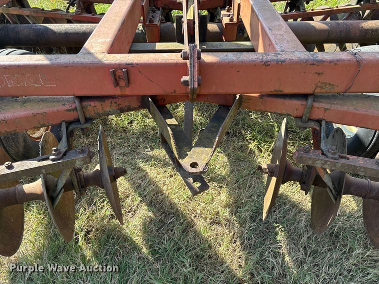 image for item EV3089 International tandem disk