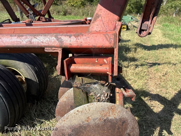 image for item EV3089 International tandem disk