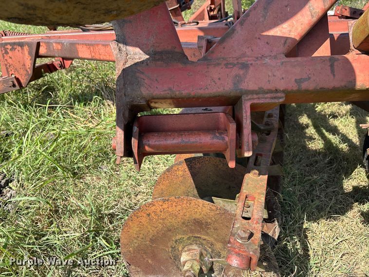 image for item EV3089 International tandem disk