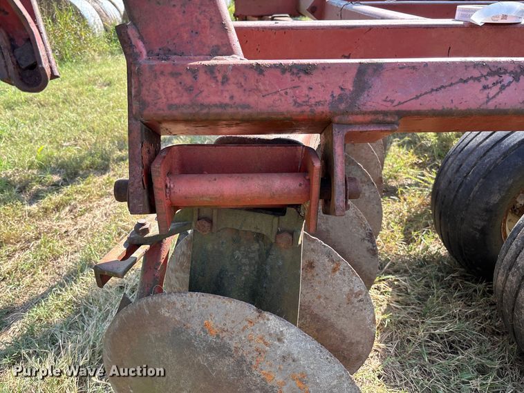 image for item EV3089 International tandem disk