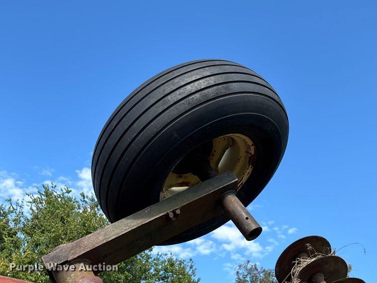 image for item EV3089 International tandem disk