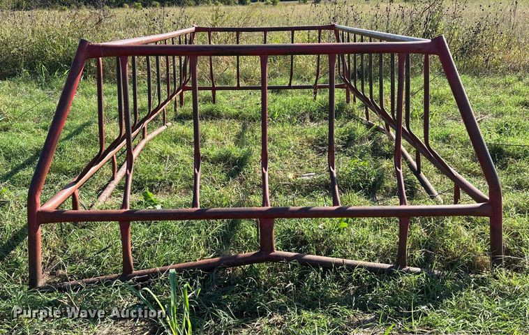 image for item EV3092 Hay bale feeder