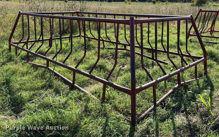 image for item EV3092 Hay bale feeder