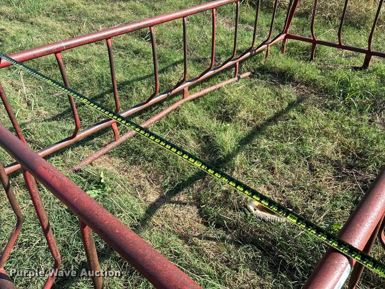 image for item EV3092 Hay bale feeder