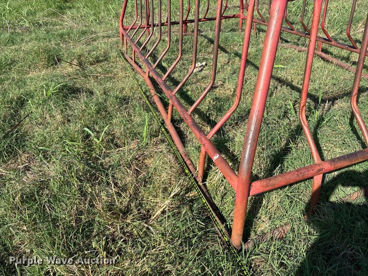 image for item EV3092 Hay bale feeder