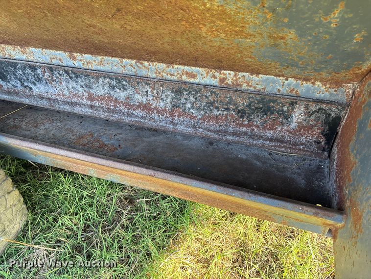 image for item EV3093 L-H creep feeder