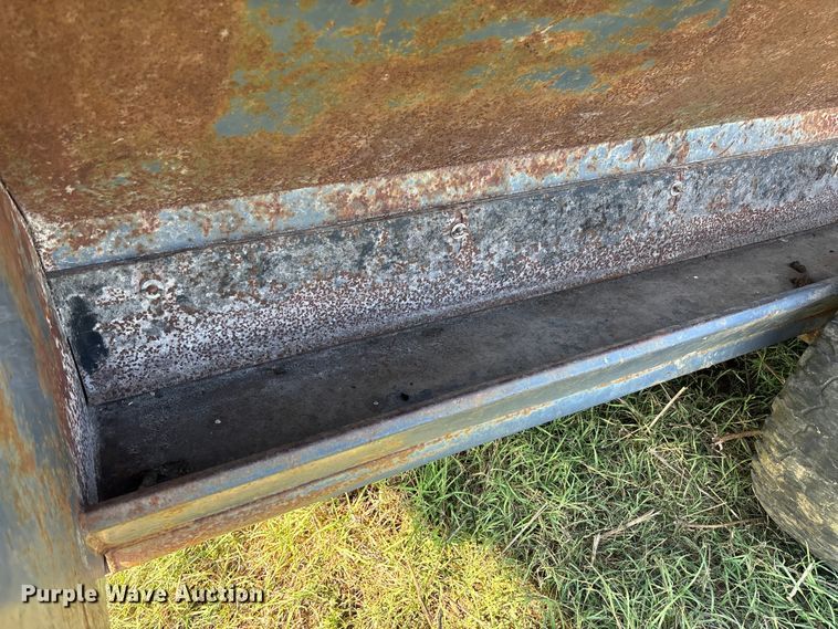 image for item EV3093 L-H creep feeder