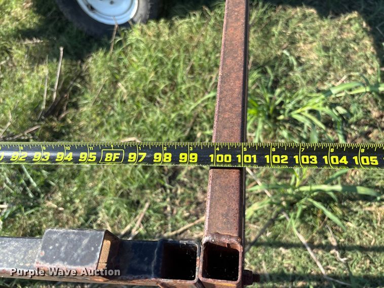 image for item EV3093 L-H creep feeder