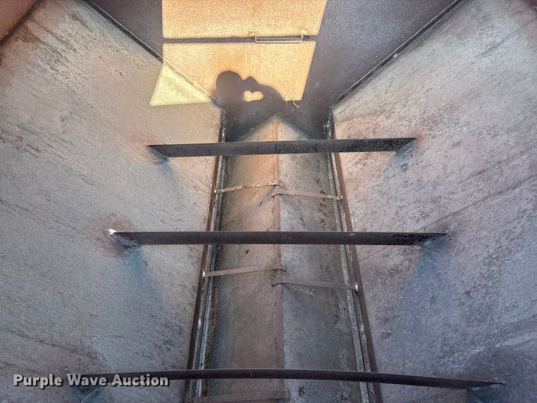 image for item EV3093 L-H creep feeder