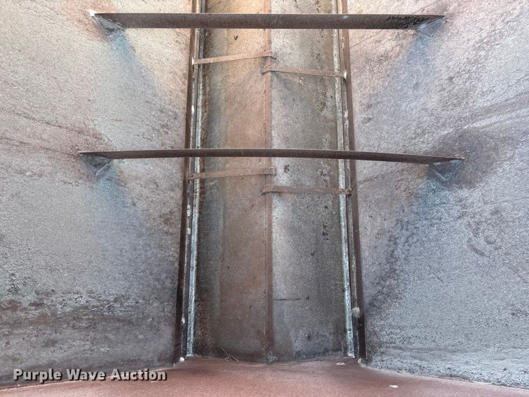 image for item EV3093 L-H creep feeder