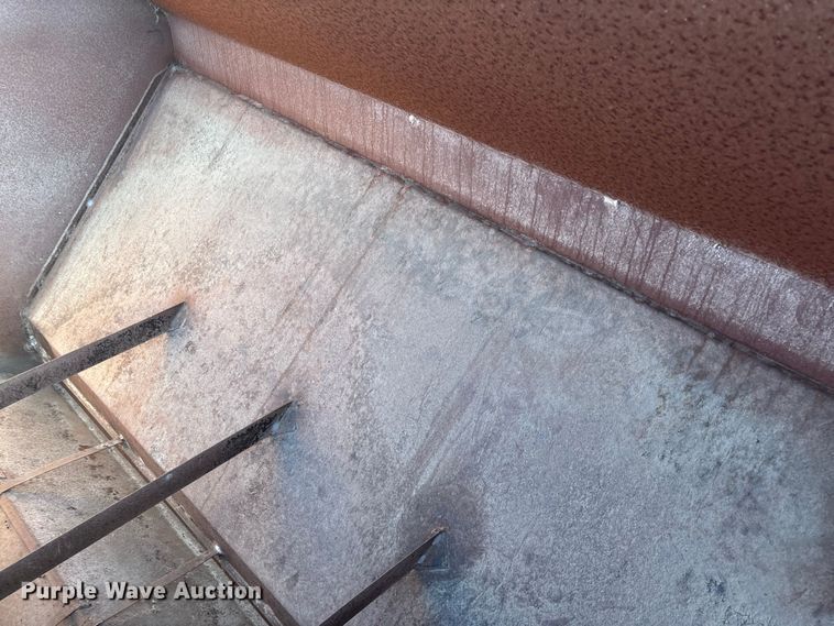 image for item EV3093 L-H creep feeder