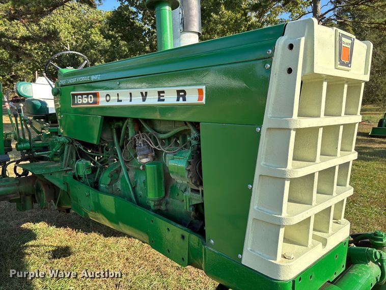 image for item EV3161 1965 Oliver 1650 tractor