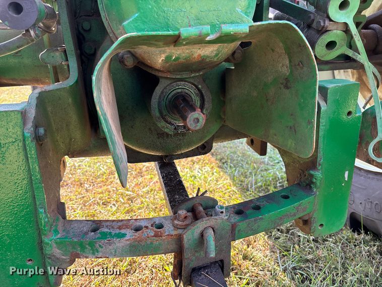 image for item EV3161 1965 Oliver 1650 tractor