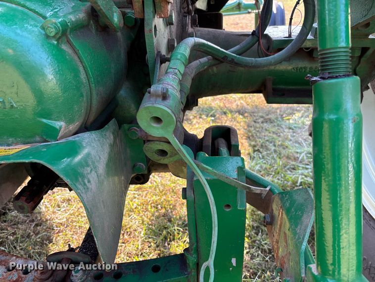 image for item EV3161 1965 Oliver 1650 tractor