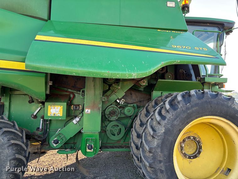 image for item EV3165 John Deere 9670 STS RWA combine