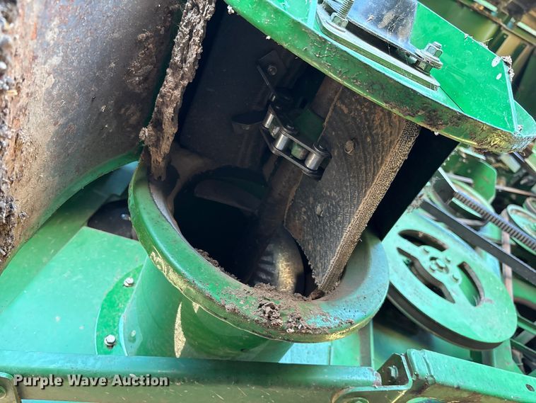 image for item EV3165 John Deere 9670 STS RWA combine