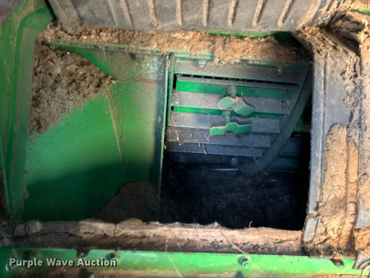 image for item EV3165 John Deere 9670 STS RWA combine