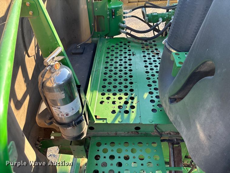 image for item EV3165 John Deere 9670 STS RWA combine