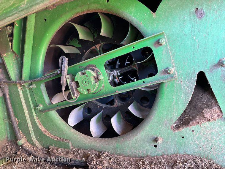 image for item EV3165 John Deere 9670 STS RWA combine