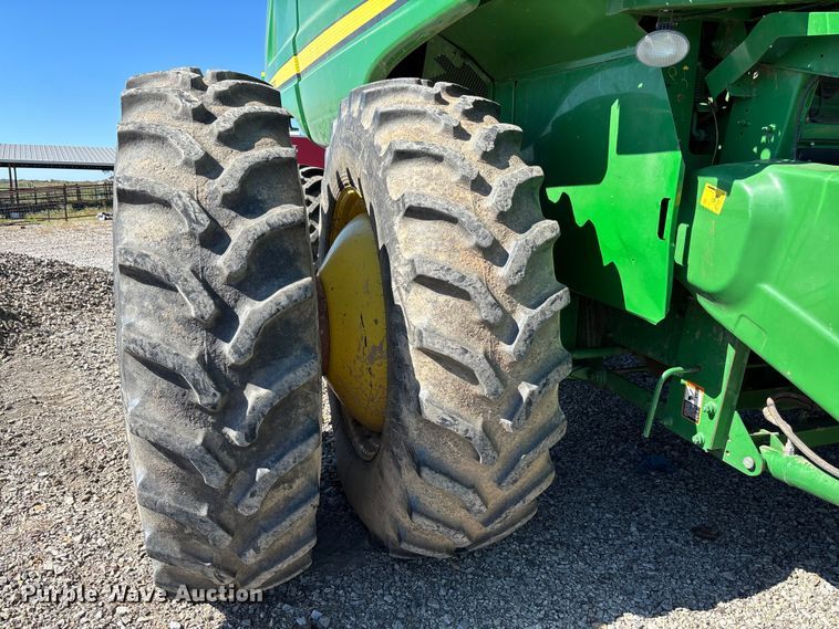 image for item EV3165 John Deere 9670 STS RWA combine