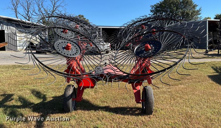 image for item EV3167 Kuhn SR110 GII hay rake