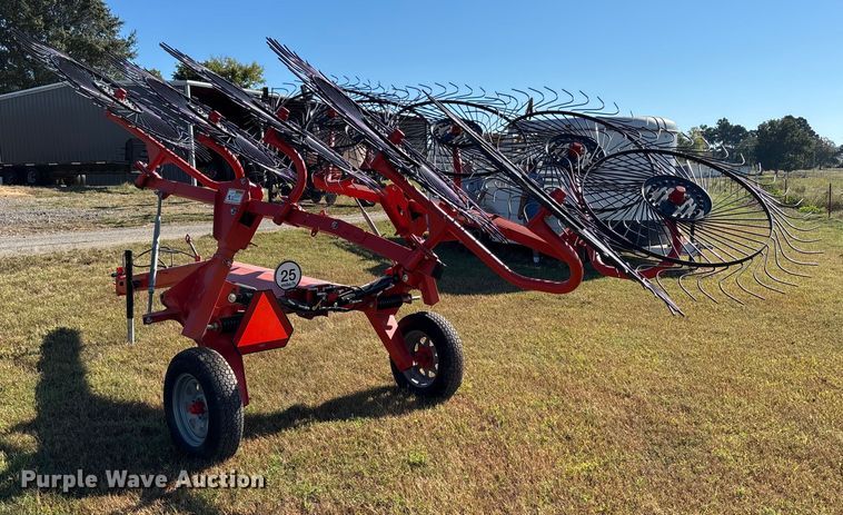 image for item EV3167 Kuhn SR110 GII hay rake